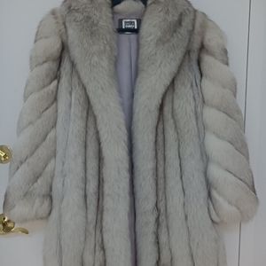 SOLD‼️ Gorgeous Saga Fox Fur Coat, MINT Condition